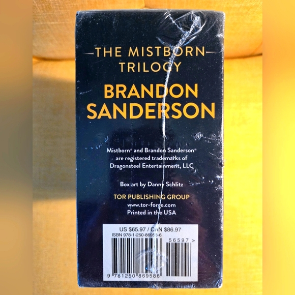 "The Mistborn Trilogy" Box Set - Picture 5 of 5